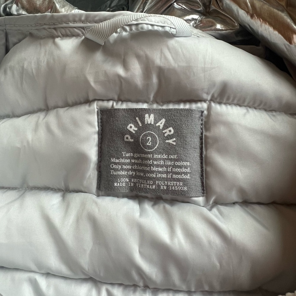Primary silver puffer jacket, 2T - Picture 4 of 4